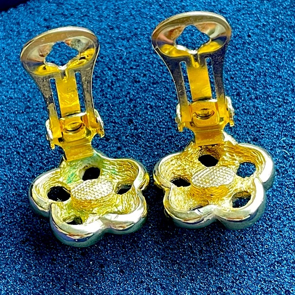 Christian Dior Clip on Earrings - Picture 6 of 6